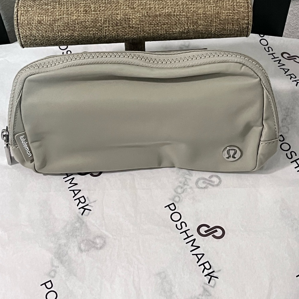 Lululemon NWT AUTHENTIC Everywhere Raw Linen color crossbody & waist belt bag